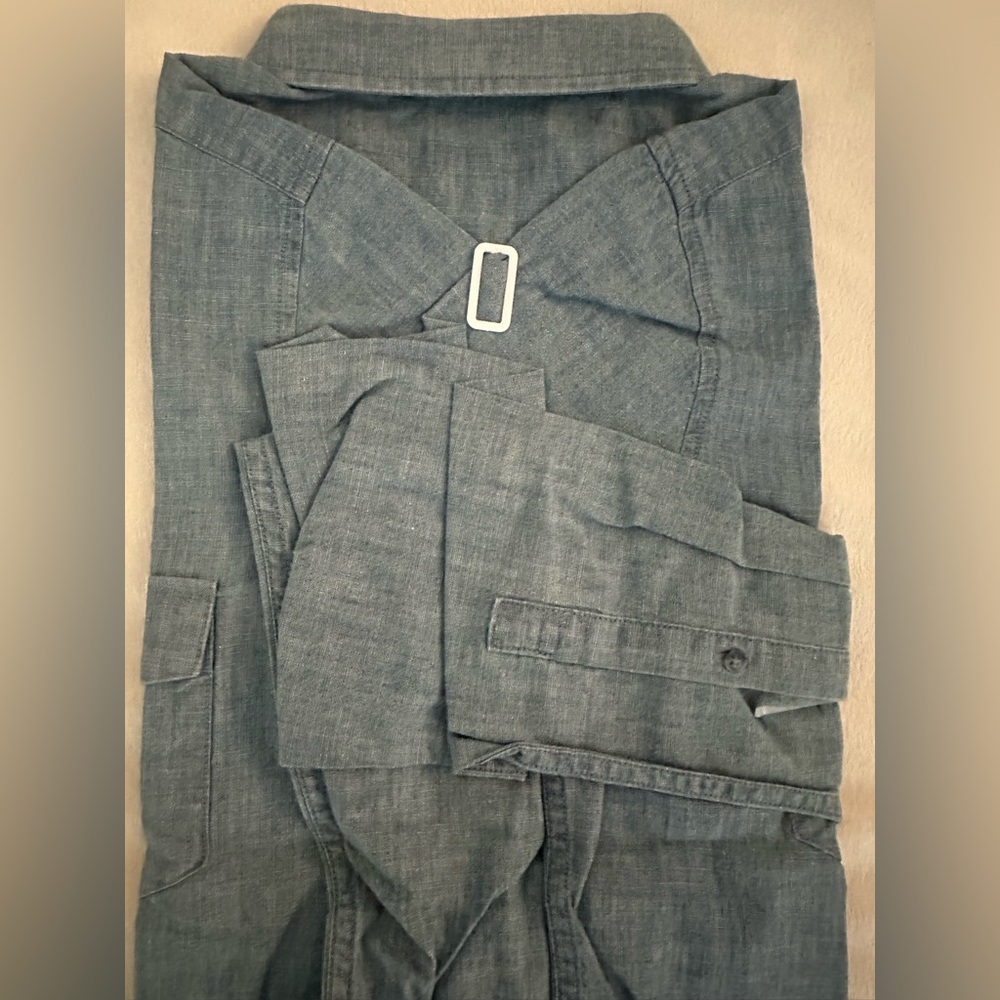 UNTUCKit Chambray Miranda Shirt. NWT 6 - Picture 5 of 8